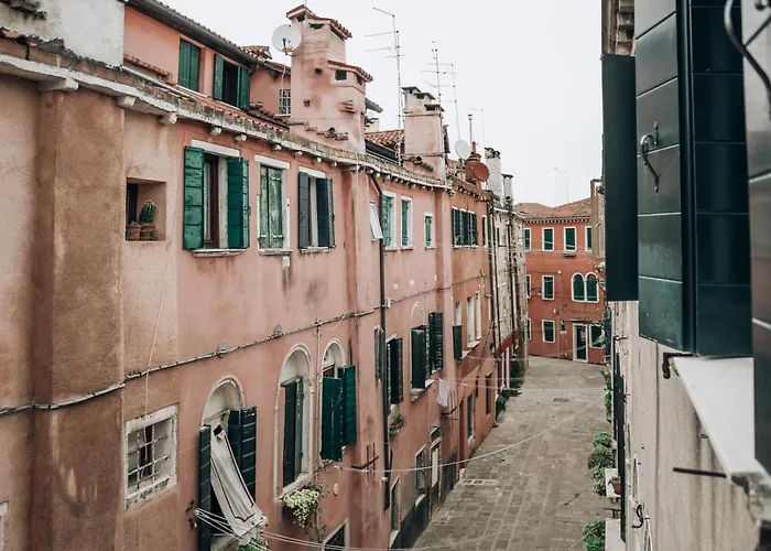Bricola Biennale Apartments